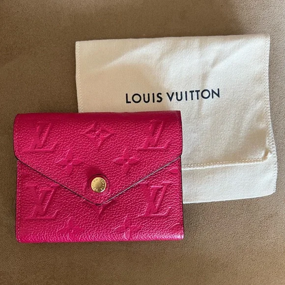 Louis Vuitton Authentic Victorine Wallet Monogram 9 out of 10 Condition. - Picture 1 of 16
